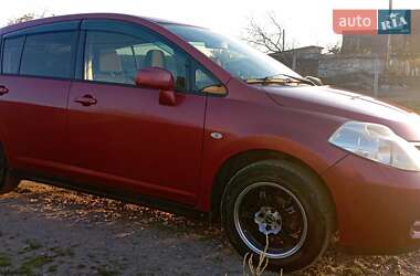 Хэтчбек Nissan TIIDA 2010 в Николаеве