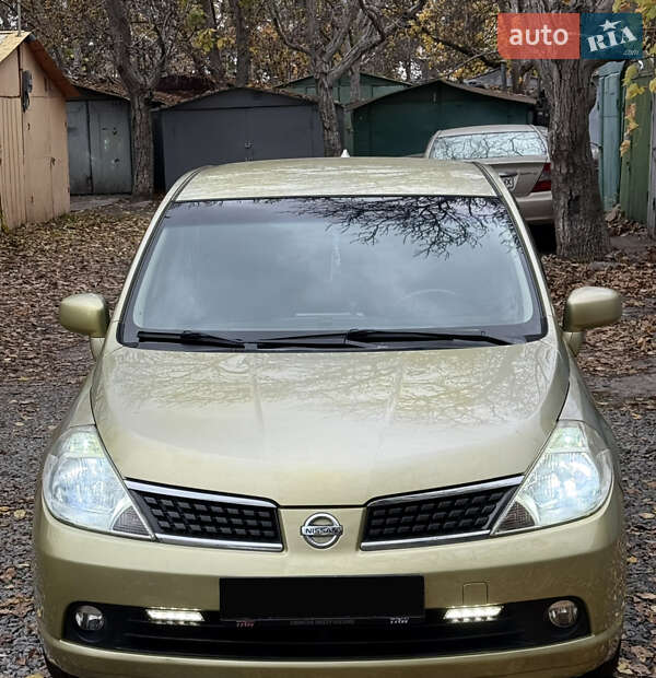 Хэтчбек Nissan TIIDA 2008 в Одессе