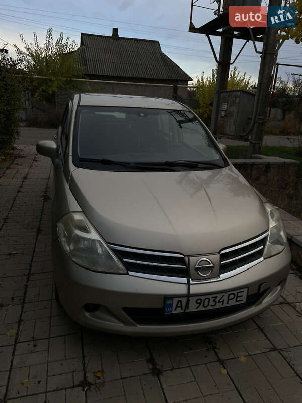 Седан Nissan TIIDA 2011 в Дружковке