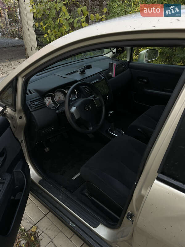 Седан Nissan TIIDA 2011 в Дружковке