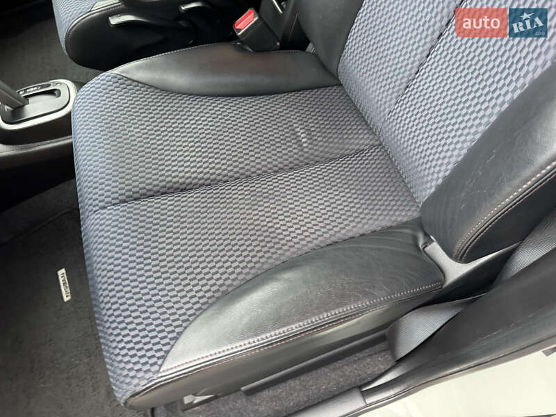 Хэтчбек Nissan TIIDA 2010 в Киеве фото 20 Хэтчбек Nissan TIIDA 2010 в Киеве