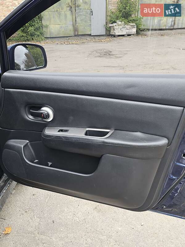 Хетчбек Nissan TIIDA 2007 в Києві