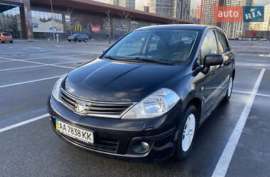 Седан Nissan TIIDA 2012 в Києві