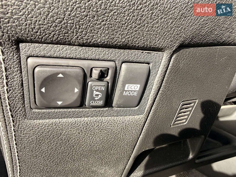 Хэтчбек Nissan TIIDA 2011 в Киеве фото 49 Хэтчбек Nissan TIIDA 2011 в Киеве