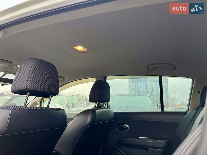 Хэтчбек Nissan TIIDA 2010 в Белой Церкви