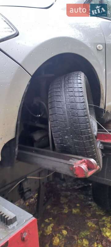 Хэтчбек Nissan TIIDA 2012 в Киеве