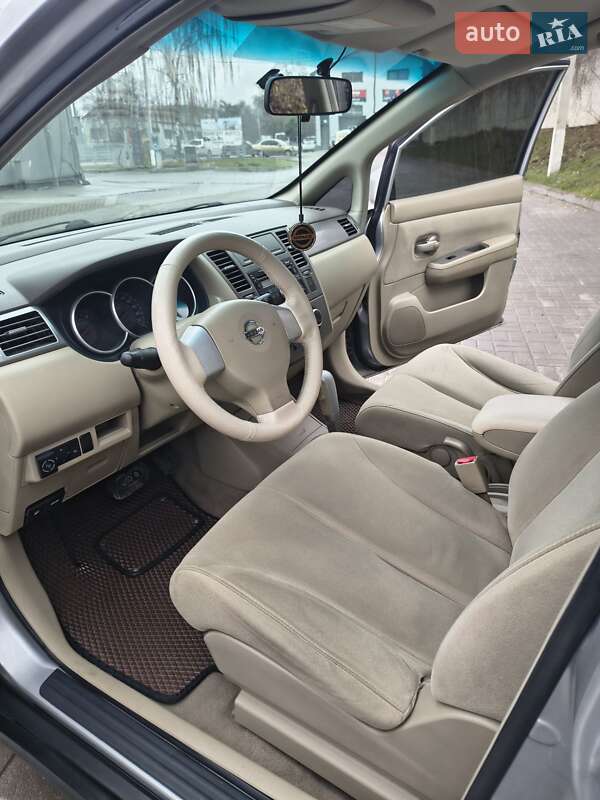 Хэтчбек Nissan TIIDA 2008 в Тернополе