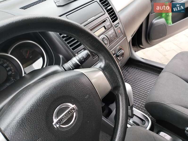 Хэтчбек Nissan TIIDA 2008 в Николаеве