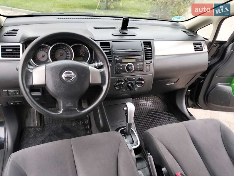 Хэтчбек Nissan TIIDA 2008 в Николаеве