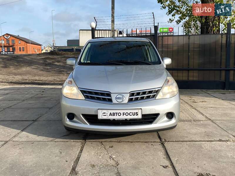 Хэтчбек Nissan TIIDA 2010 в Киеве фото 2 Хэтчбек Nissan TIIDA 2010 в Киеве