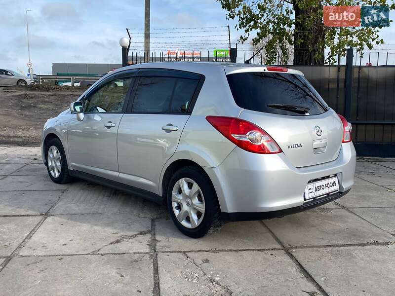 Хэтчбек Nissan TIIDA 2010 в Киеве фото 5 Хэтчбек Nissan TIIDA 2010 в Киеве