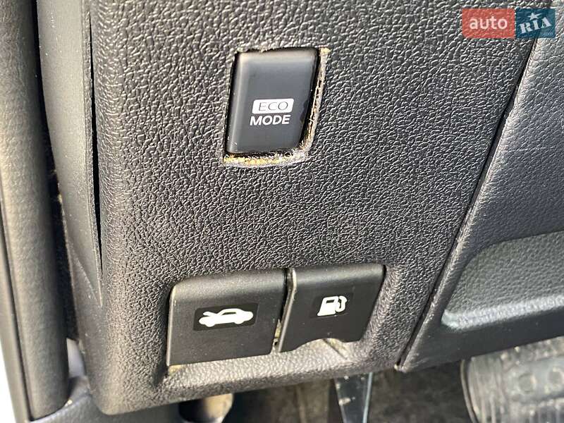 Хэтчбек Nissan TIIDA 2010 в Киеве фото 20 Хэтчбек Nissan TIIDA 2010 в Киеве