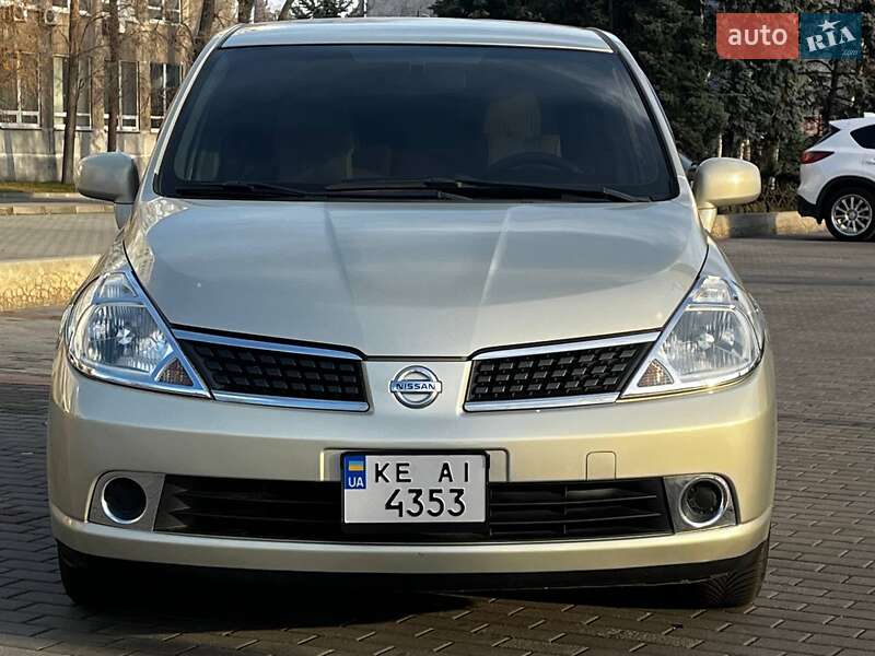 Хэтчбек Nissan TIIDA 2008 в Днепре