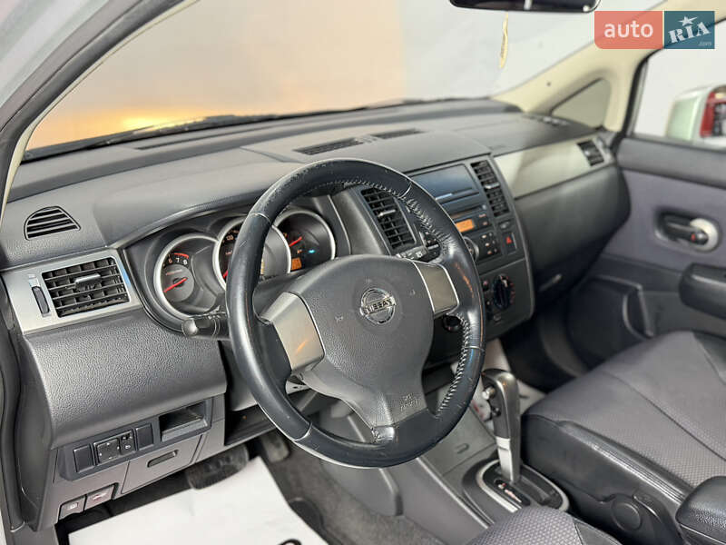 Хэтчбек Nissan TIIDA 2008 в Одессе