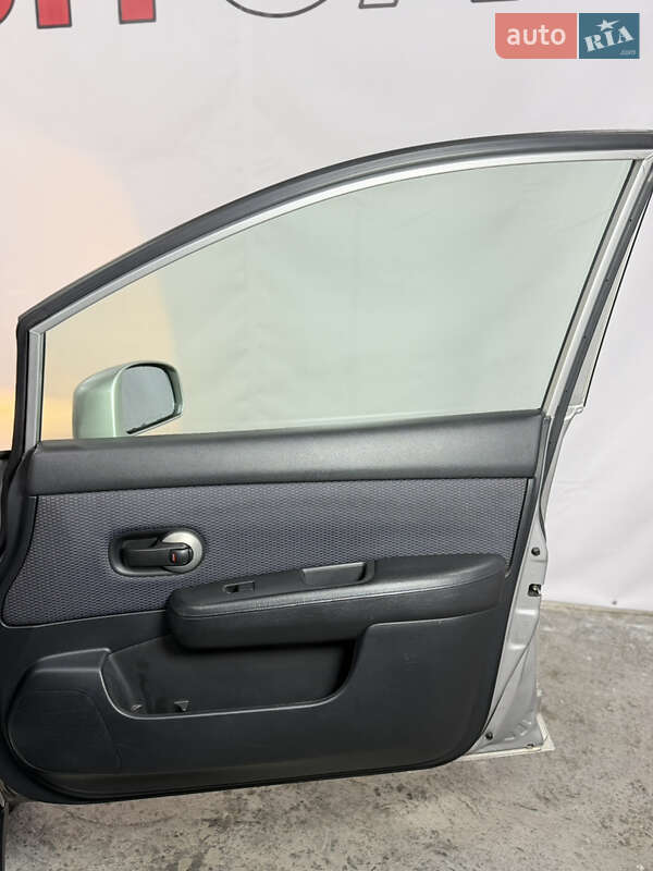 Хэтчбек Nissan TIIDA 2008 в Одессе