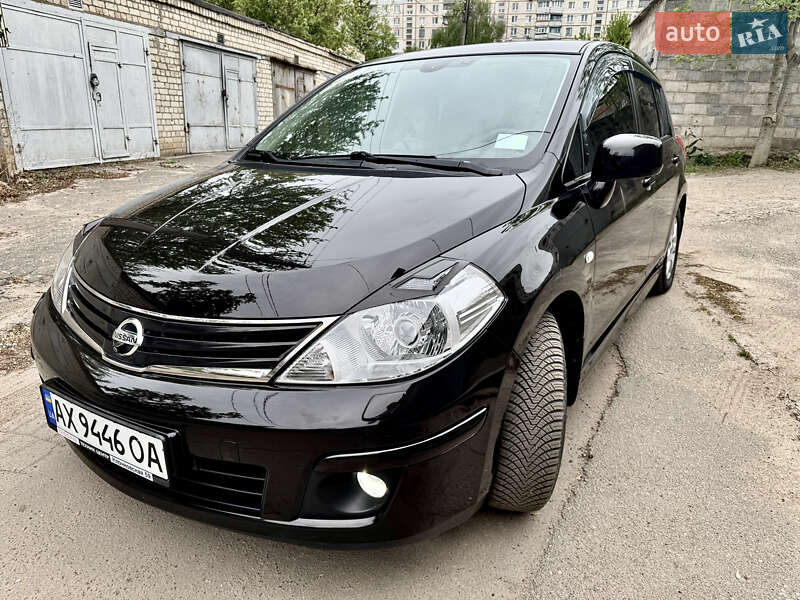 Хэтчбек Nissan TIIDA 2011 в Харькове