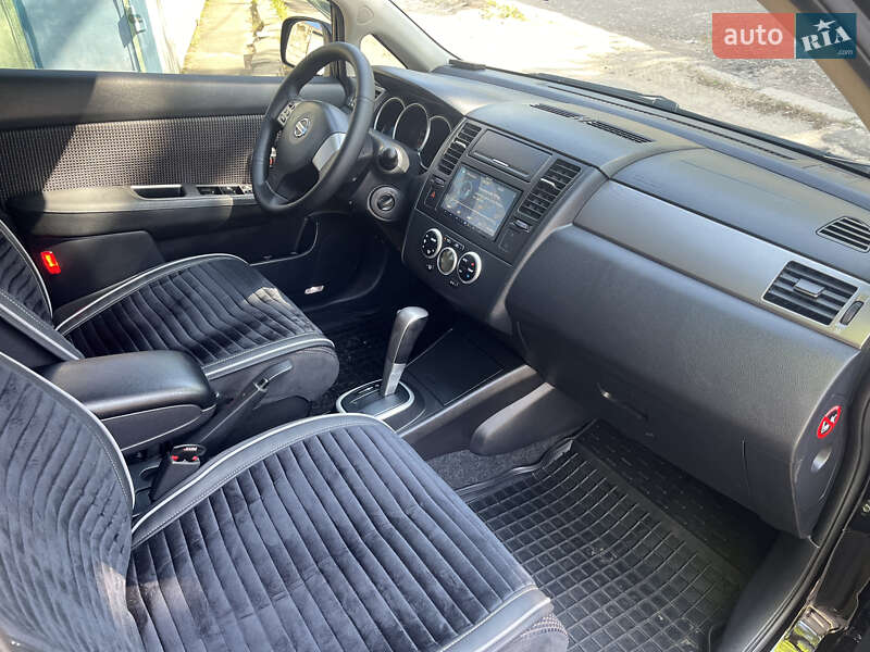 Хэтчбек Nissan TIIDA 2011 в Харькове