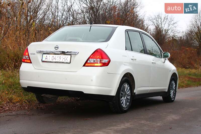 Седан Nissan TIIDA 2007 в Белой Церкви