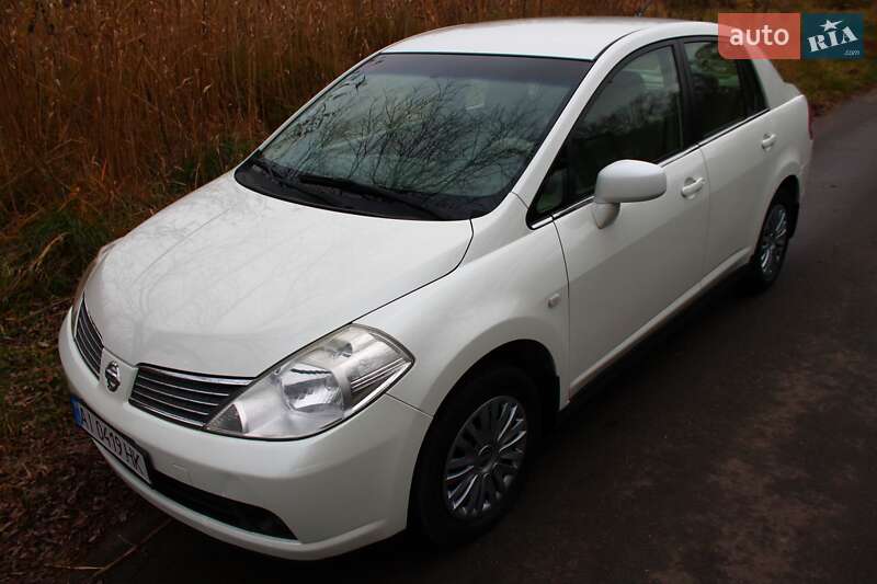 Седан Nissan TIIDA 2007 в Белой Церкви