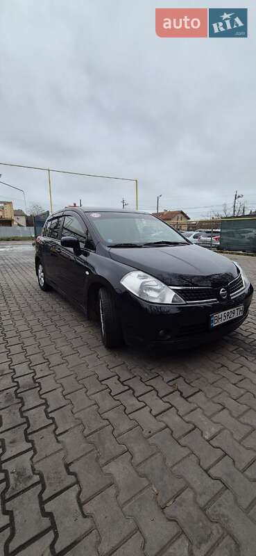 Nissan TIIDA 2008