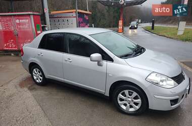 Седан Nissan TIIDA 2008 в Киеве