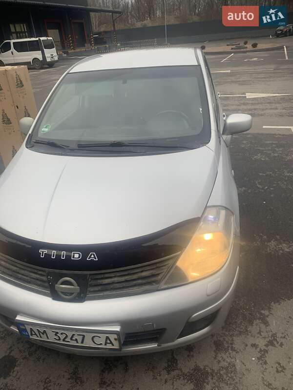Седан Nissan TIIDA 2010 в Житомире фото 6 Седан Nissan TIIDA 2010 в Житомире