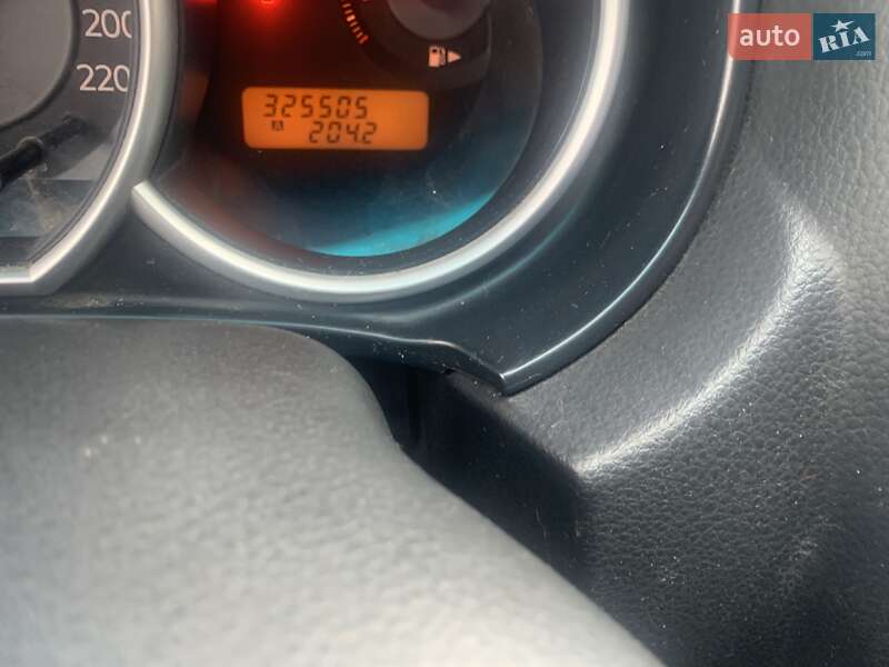 Седан Nissan TIIDA 2010 в Житомире фото 7 Седан Nissan TIIDA 2010 в Житомире