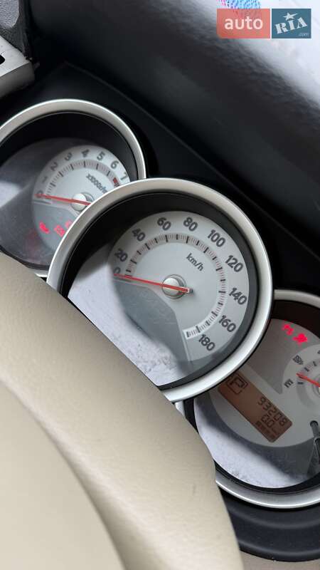 Хетчбек Nissan TIIDA 2010 в Білій Церкві