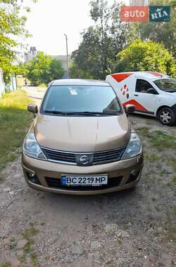 Хэтчбек Nissan TIIDA 2008 в Львове