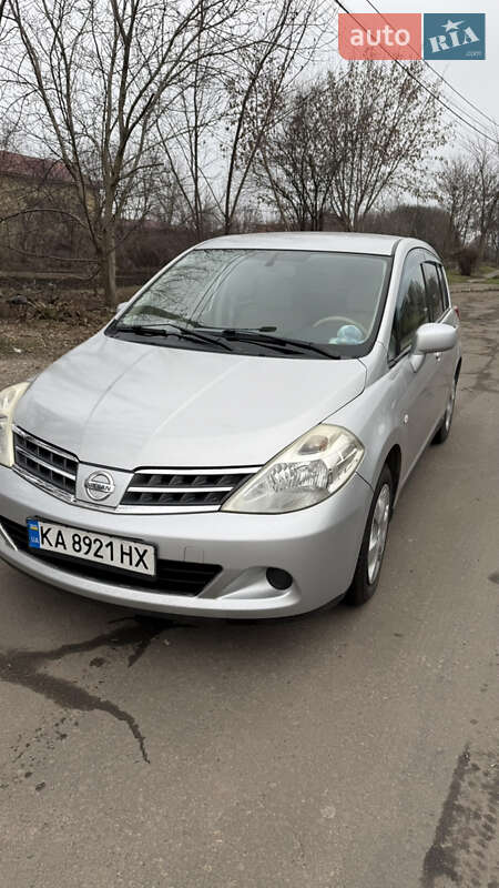 Хетчбек Nissan TIIDA 2010 в Білій Церкві