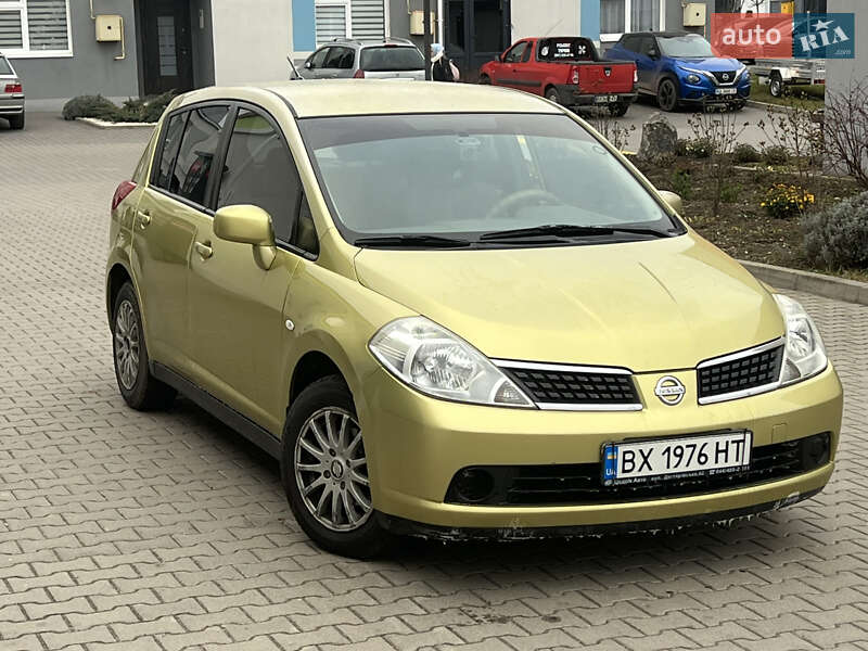 Хэтчбек Nissan TIIDA 2008 в Хмельницком