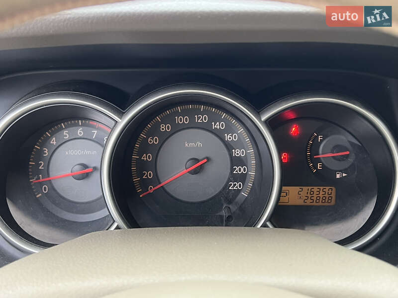 Хэтчбек Nissan TIIDA 2008 в Хмельницком