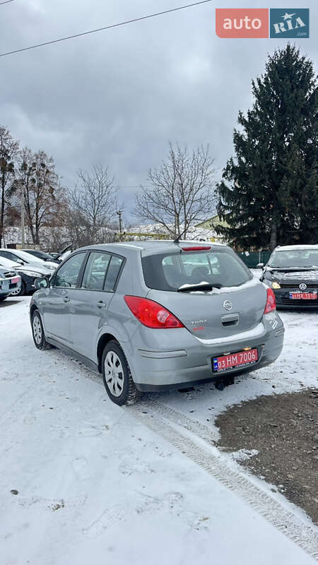 Хэтчбек Nissan TIIDA 2010 в Луцке
