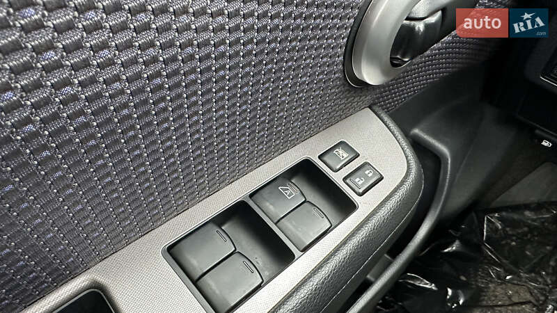 Хэтчбек Nissan TIIDA 2010 в Луцке