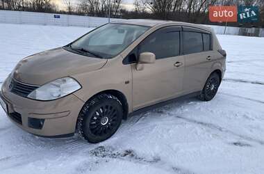 Хэтчбек Nissan TIIDA 2008 в Киеве