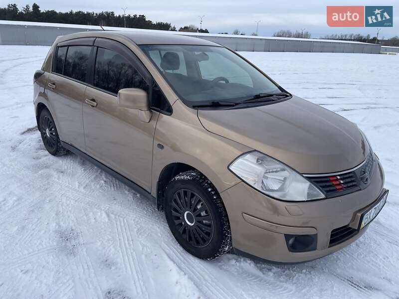 Хетчбек Nissan TIIDA 2008 в Києві
