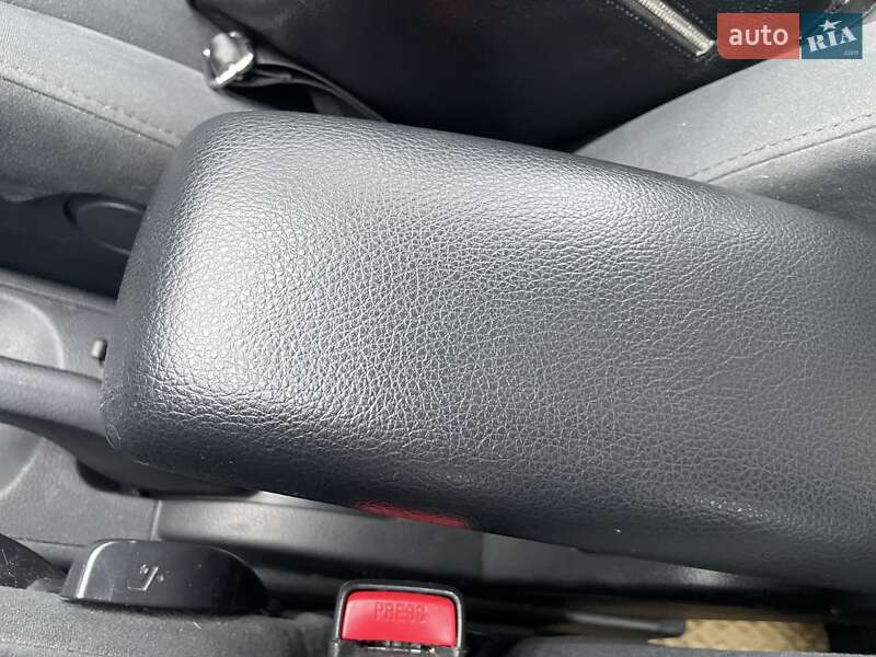 Хетчбек Nissan TIIDA 2008 в Києві