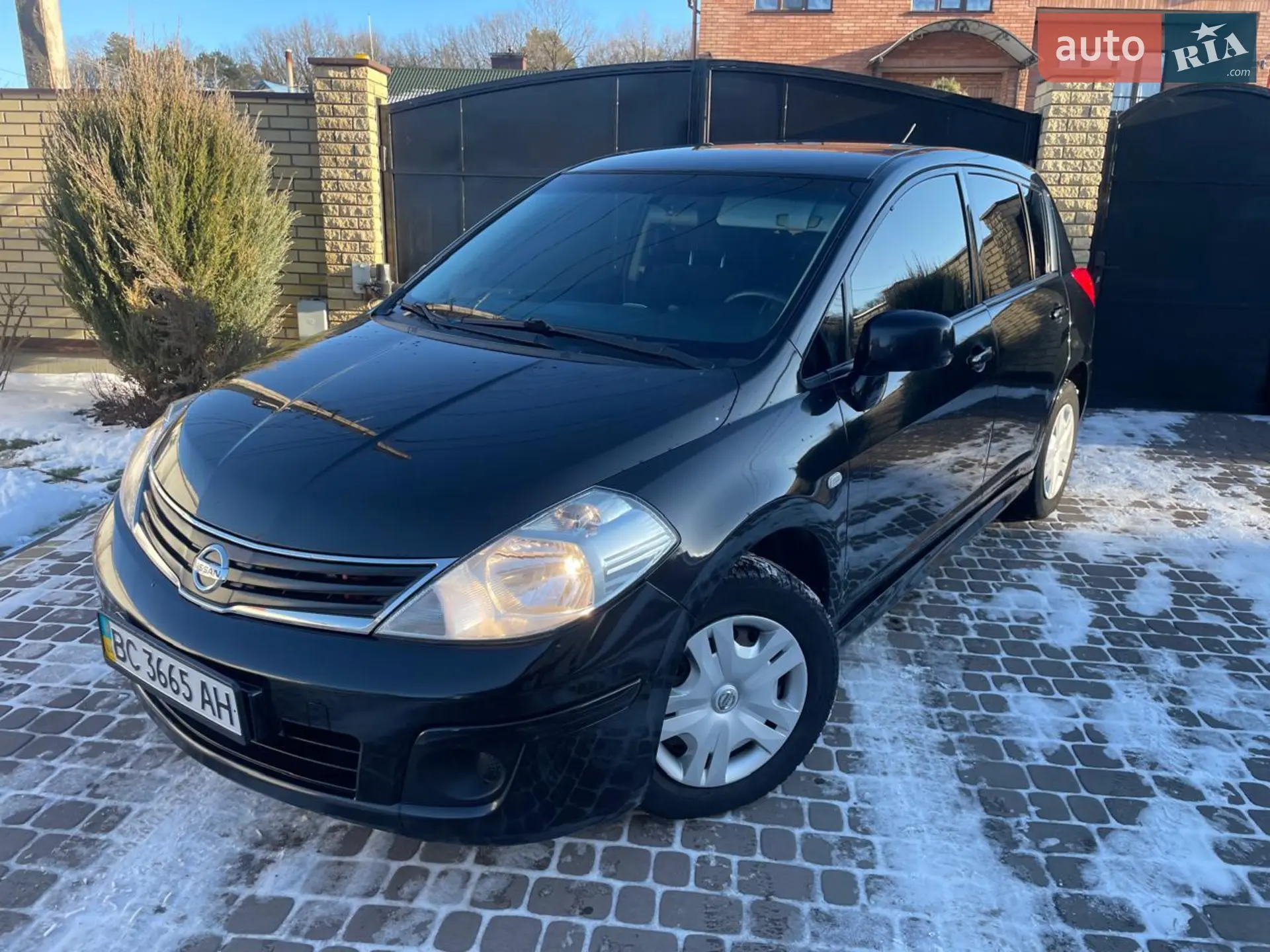 2011 Nissan Tiida - мініатюра 2