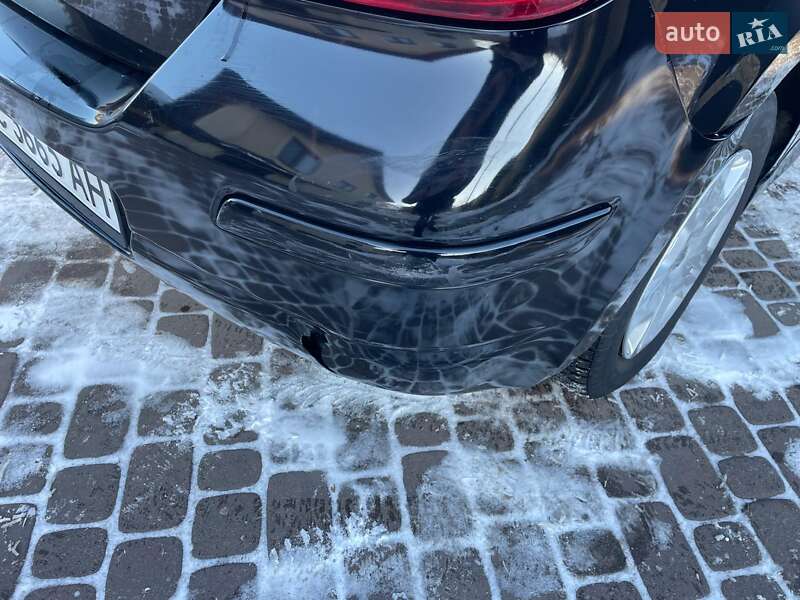Хэтчбек Nissan TIIDA 2011 в Шептицькому