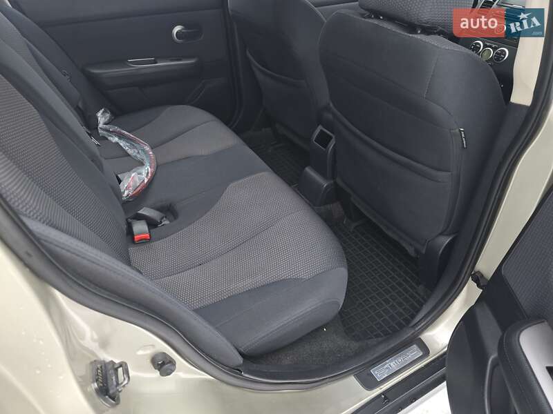 Хэтчбек Nissan TIIDA 2008 в Киеве фото 11 Хэтчбек Nissan TIIDA 2008 в Киеве
