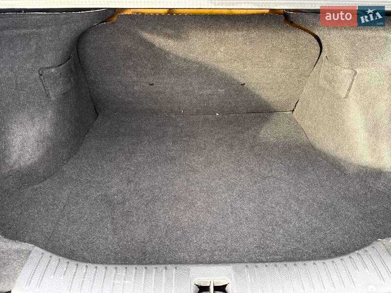 Седан Nissan TIIDA 2008 в Киеве