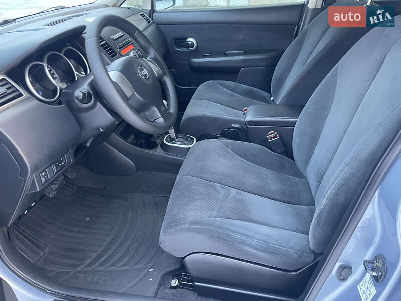 Хетчбек Nissan TIIDA 2011 в Дніпрі