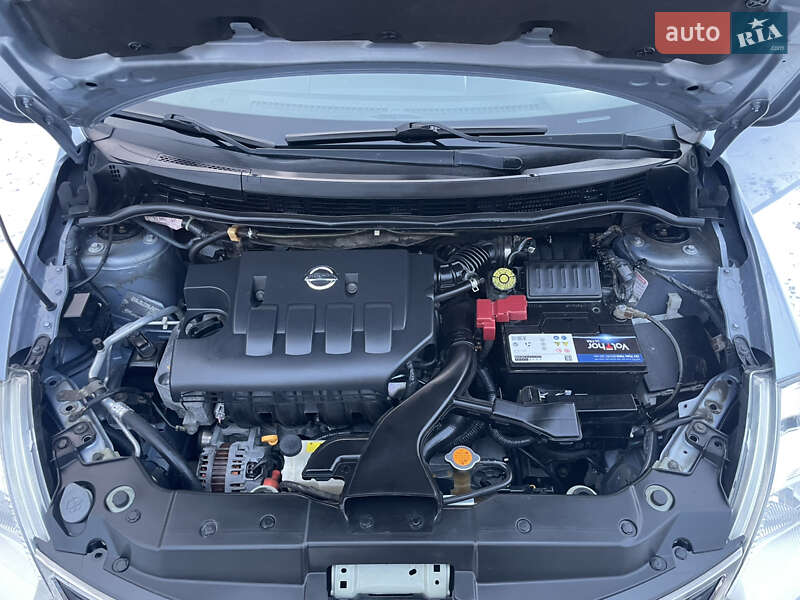 Хетчбек Nissan TIIDA 2011 в Дніпрі