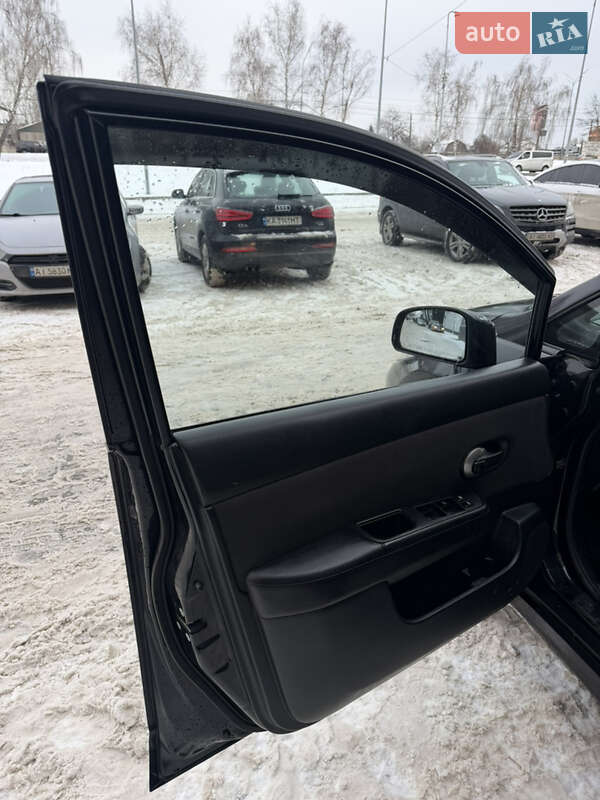 Хэтчбек Nissan TIIDA 2008 в Киеве фото 23 Хэтчбек Nissan TIIDA 2008 в Киеве