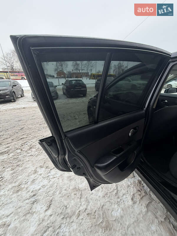 Хэтчбек Nissan TIIDA 2008 в Киеве фото 28 Хэтчбек Nissan TIIDA 2008 в Киеве