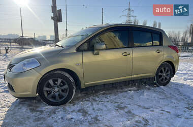 Хэтчбек Nissan TIIDA 2008 в Киеве