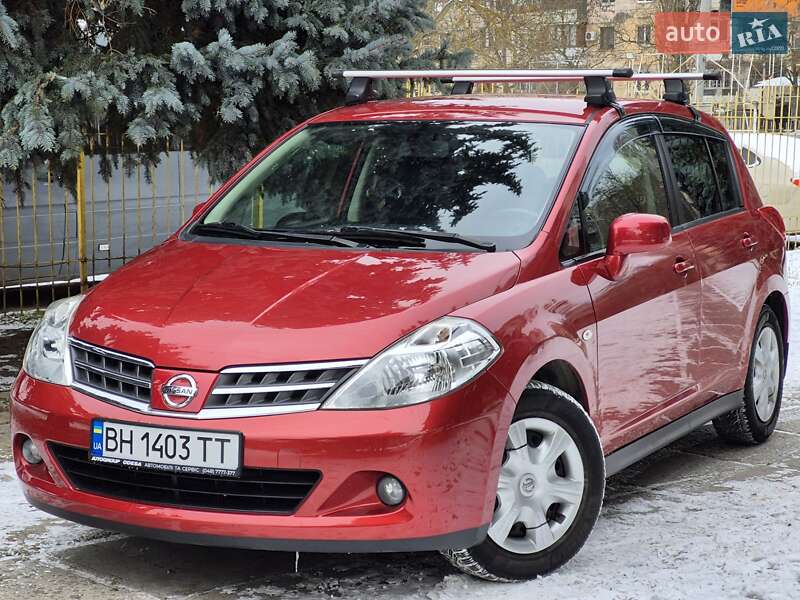 Nissan TIIDA 2011 Nissan TIIDA 2011