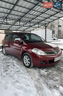Хэтчбек Nissan TIIDA 2008 в Полтаве