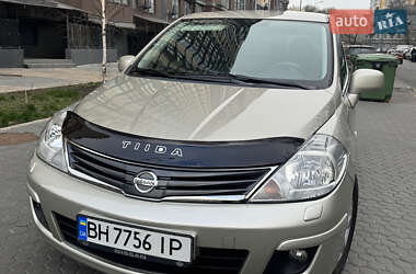 Седан Nissan TIIDA 2011 в Одессе