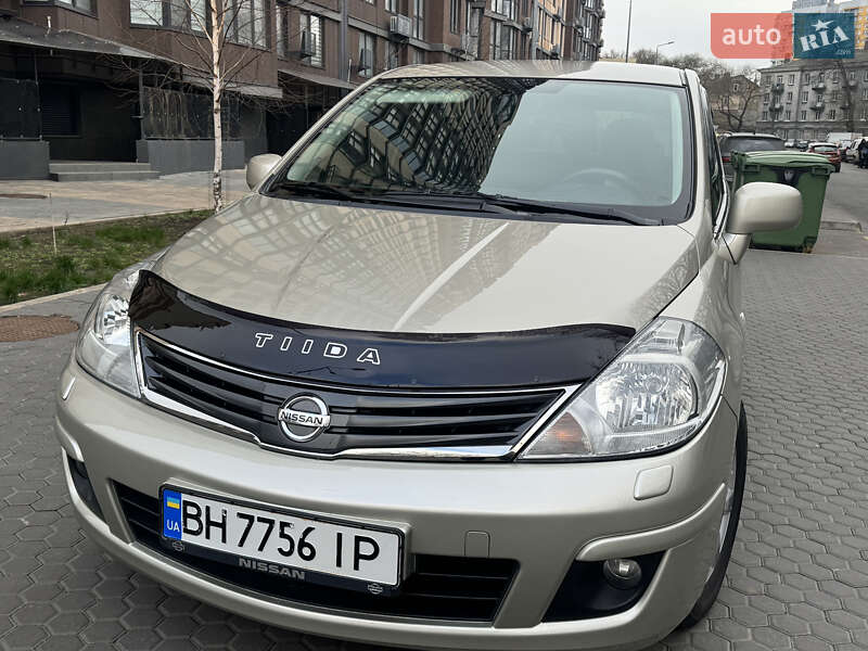Седан Nissan TIIDA 2011 в Одессе